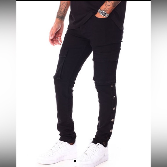 NWT!!! Mens black, studded skinny jeans w/ cargo pockets; flex material; Sz 40W - Picture 3 of 5